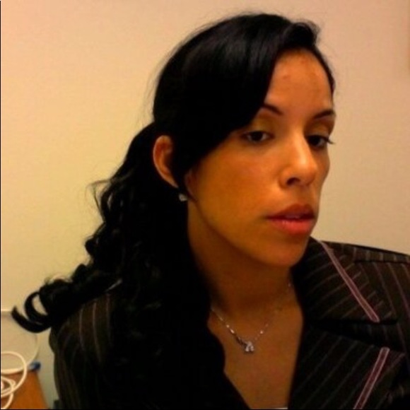 Meet your Posher, Aimee!! - Picture 5 of 8